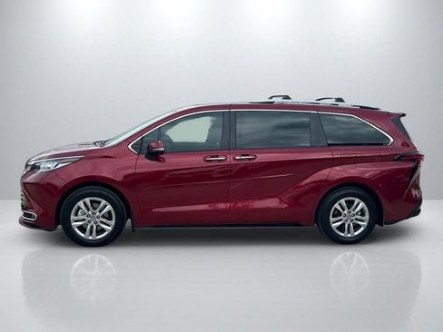 Used 2023 Toyota Sienna Limited AWD/4WD image 8
