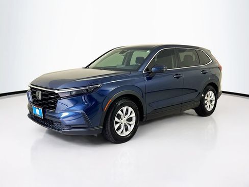 Used 2023 Honda CR-V LX image 3