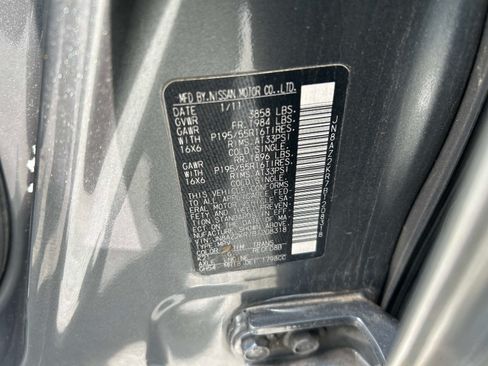 Used 2011 Nissan Cube 1.8 SL w/ Interior Illumination Pkg FWD image 33