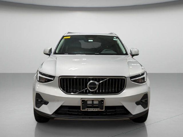 Used 2025 Volvo XC40 B5 Ultra w/ Climate Package AWD/4WD image 8