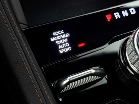 Used 2023 Jeep Grand Cherokee Summit AWD/4WD image 11