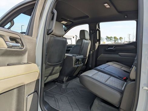 Used 2024 Chevrolet Silverado 1500 ZR2 image 45