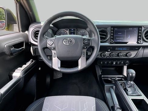 Used 2023 Toyota Tacoma TRD Off-Road w/ Technology Package AWD/4WD image 6