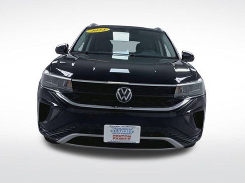 Used 2024 Volkswagen Taos SE FWD image 17