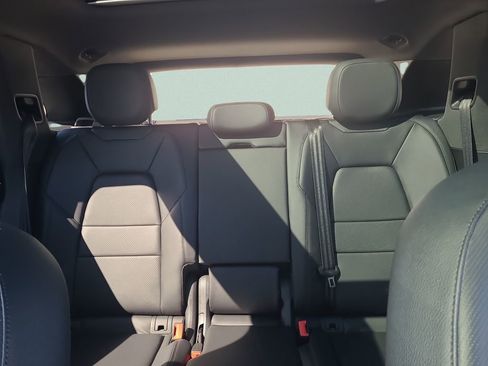 Used 2024 Porsche Cayenne image 13