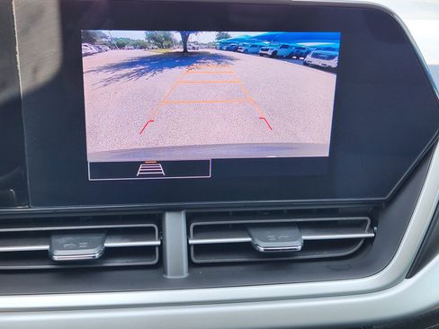 Used 2024 Chevrolet Trax LS w/ LS Convenience Package FWD image 7