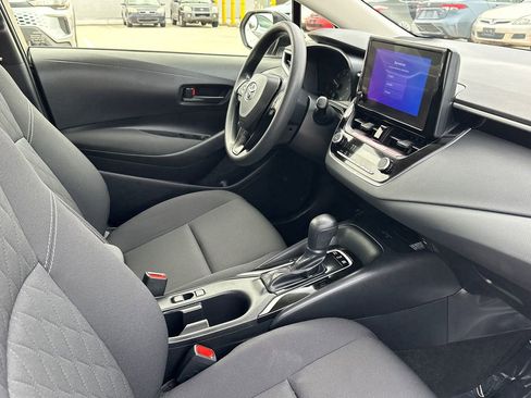 Used 2025 Toyota Corolla LE w/ LE Premium Package image 11