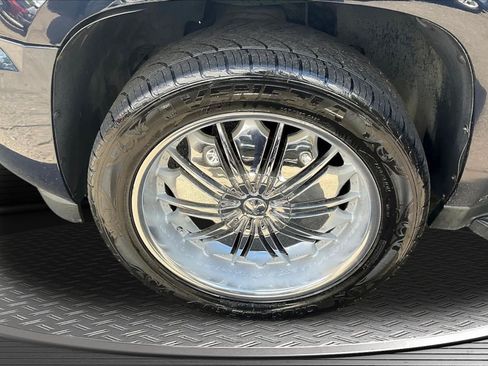 Used 2008 Chevrolet Suburban LT w/ LT Preferred Equipment Group AWD/4WD image 32