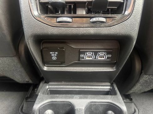 Used 2023 Jeep Grand Cherokee L Limited AWD/4WD image 36