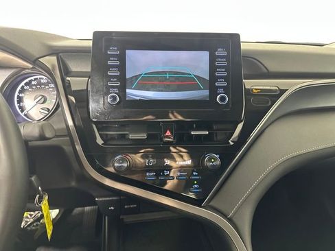 Used 2024 Toyota Camry SE image 22