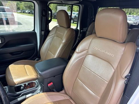 Used 2022 Jeep Gladiator Overland w/ Popular Equipment Package AWD/4WD image 10