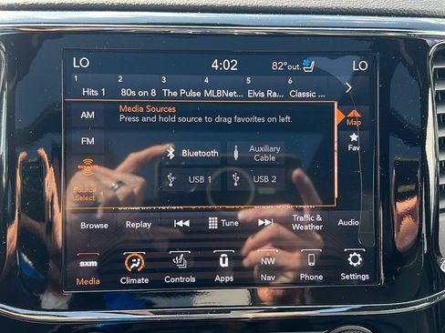 Used 2020 Jeep Grand Cherokee Limited w/ Luxury Group II AWD/4WD image 29