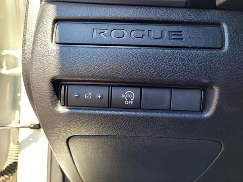 Used 2023 Nissan Rogue S FWD image 14