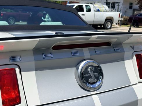 Used 2010 Ford Mustang Shelby GT500 RWD image 9