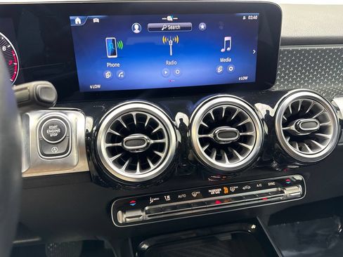 Used 2025 Mercedes-Benz GLB 250 4MATIC image 59