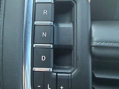 Used 2023 Chevrolet Tahoe Z71 w/ Luxury Package AWD/4WD image 33