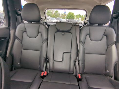 Used 2016 Volvo XC90 T6 Momentum AWD/4WD image 21
