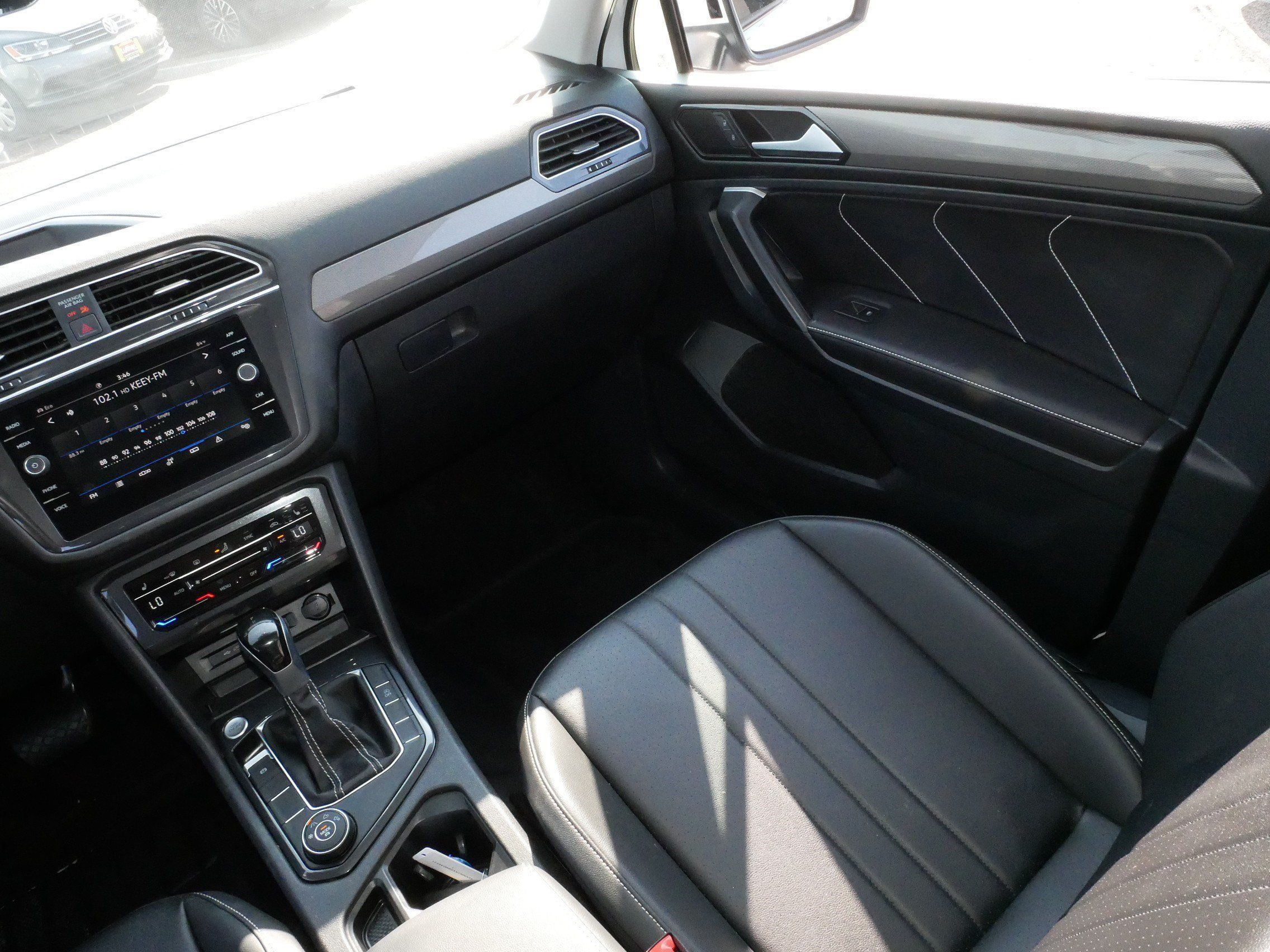 Certified 2024 Volkswagen Tiguan SE AWD/4WD image 11