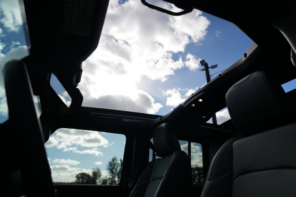 Used 2024 Jeep Wrangler High Altitude AWD/4WD image 21
