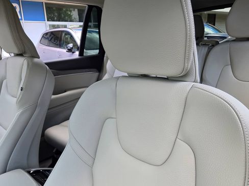 Certified 2025 Volvo XC90 T8 Plus w/ Protection Package Premier AWD/4WD image 27