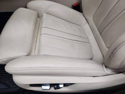 Used 2019 BMW 530i xDrive w/ Convenience Package image 25