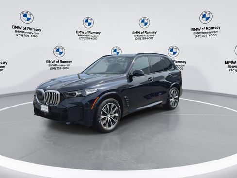 Used 2024 BMW X5 xDrive40i w/ M Sport Package AWD/4WD image 4