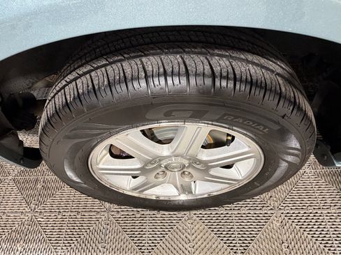 Used 2009 Chrysler Town & Country Touring w/ Flexible Seating Group image 27