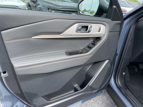 New 2026 Ford Explorer Active w/ Active Comfort Package RWD image 11