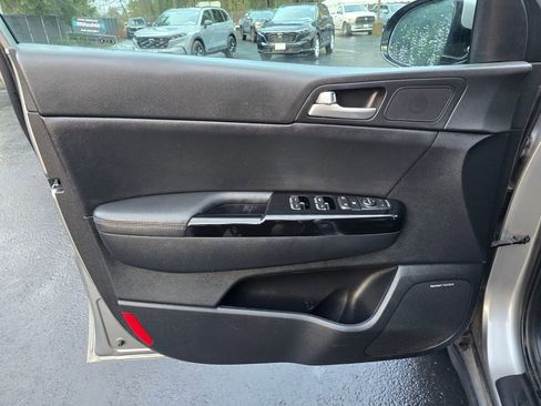 Used 2021 Kia Sportage EX w/ EX Technology Package image 10