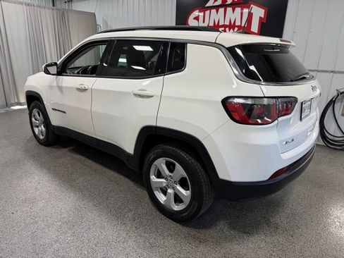 Used 2019 Jeep Compass Latitude w/ Cold Weather Group AWD/4WD image 6