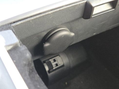 Used 2021 Tesla Model 3 Standard Range Plus image 18