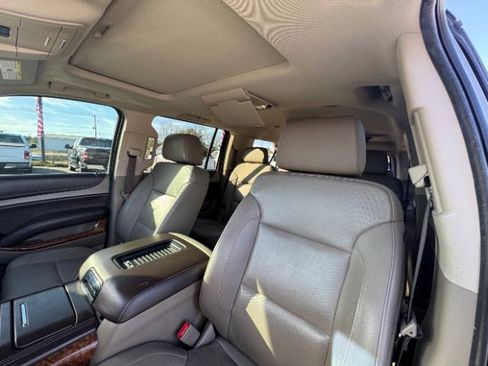 Used 2018 Chevrolet Suburban Premier image 13