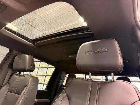 Used 2022 Chevrolet Silverado 2500 High Country w/ Z71 Off-Road Package image 38