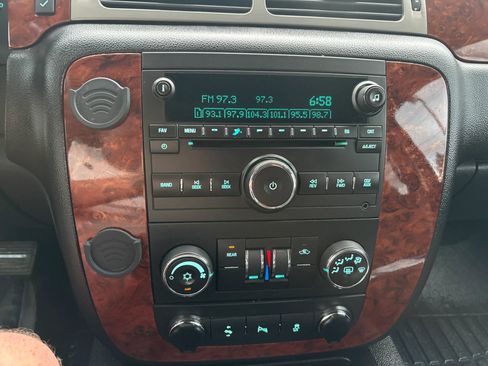 Used 2012 Chevrolet Tahoe LS w/ Convenience Package AWD/4WD image 23