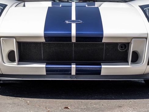 Used 2005 Ford GT RWD image 57