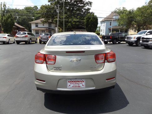 Used 2015 Chevrolet Malibu LT FWD image 7