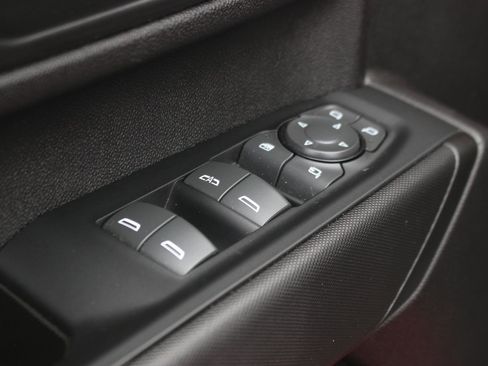 Used 2025 Chevrolet Silverado 2500 Custom w/ Custom Value Package image 19