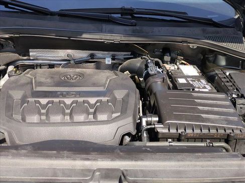 Used 2021 Volkswagen Tiguan SE R-Line image 23