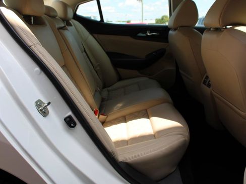 Used 2016 Nissan Maxima Platinum w/ Interior Lighting Package FWD image 43