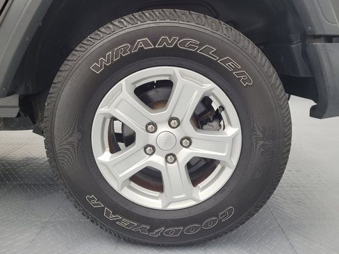 Used 2019 Jeep Wrangler Unlimited Sport S AWD/4WD image 31