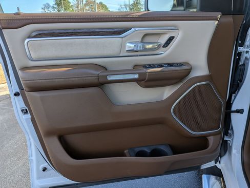 Used 2020 RAM 1500 Laramie image 10