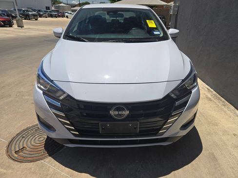 Used 2023 Nissan Versa SV w/ Trunk Package FWD image 7