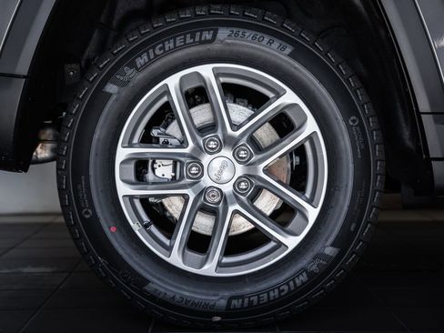 New 2025 Jeep Grand Cherokee Laredo X w/ Luxury Tech Group I image 16