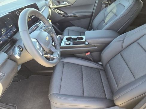 New 2026 Chevrolet Equinox LT w/ Convenience Package II image 9