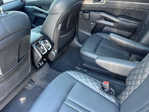 Used 2023 Kia Sorento SX Prestige AWD/4WD image 12
