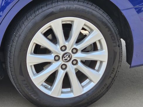 Used 2018 Toyota Camry LE FWD image 8