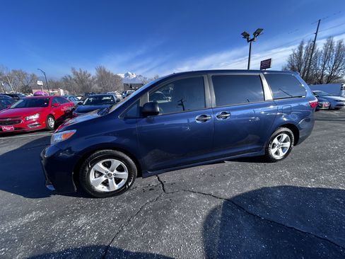 Used 2020 Toyota Sienna L image 5
