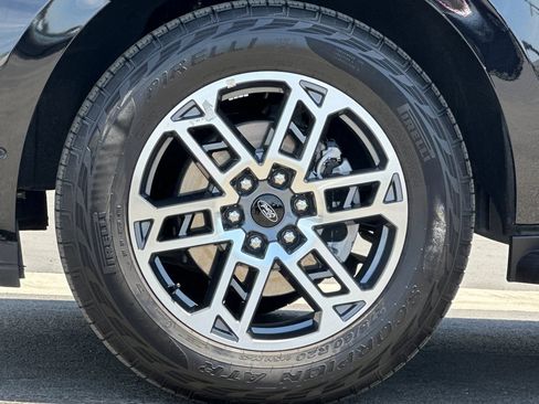 Certified 2025 Ford Expedition Active AWD/4WD image 27