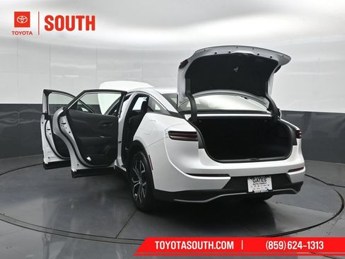 Used 2024 Toyota Crown AWD/4WD image 57