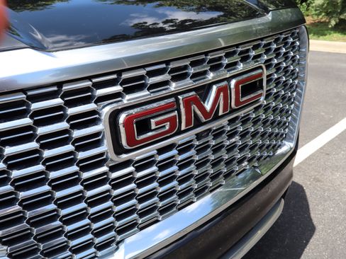Used 2021 GMC Yukon XL Denali w/ Advanced Technology Package RWD image 16